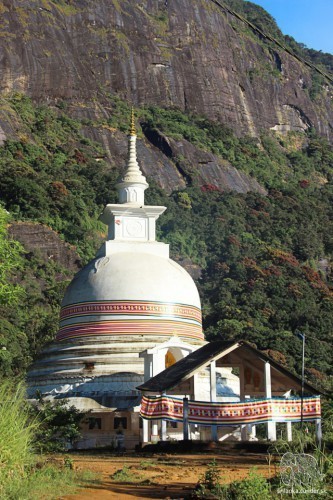 Budhistická Dagoba pod Adamovou horou